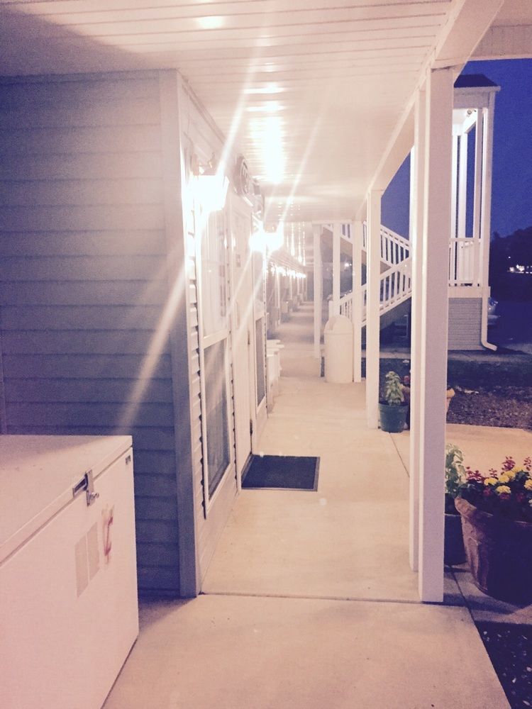 Madison Inn Lodge Fredericktown Exterior photo